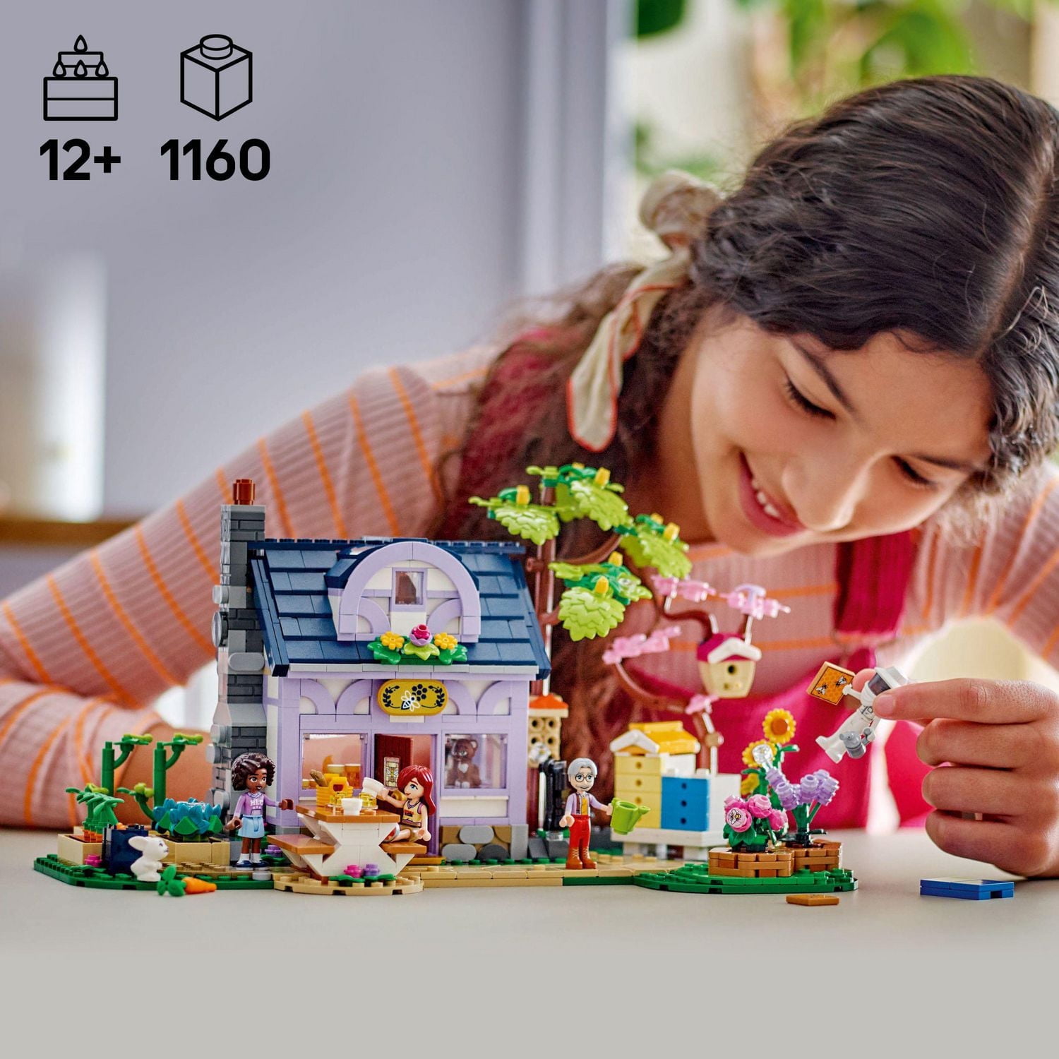 LEGO Friends La maison des apiculteurs et le jardin fleuri 42669 Ensemble de construction (1161 pièces)