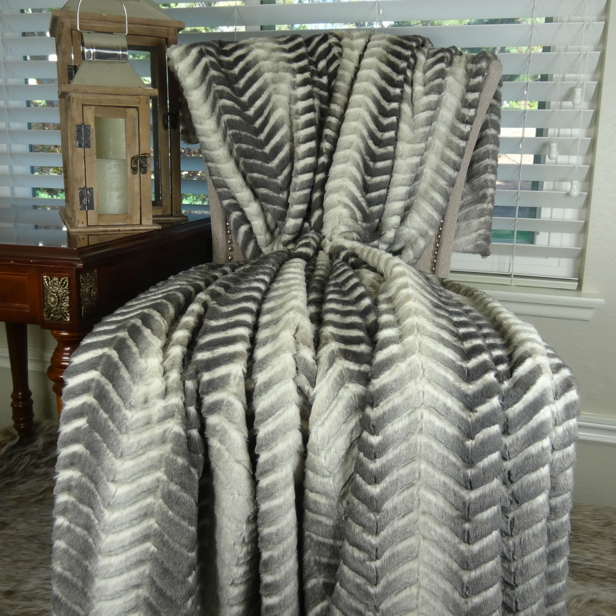 Thomas Collection Light Weight Gray Cream Double Sided Throw Blanket