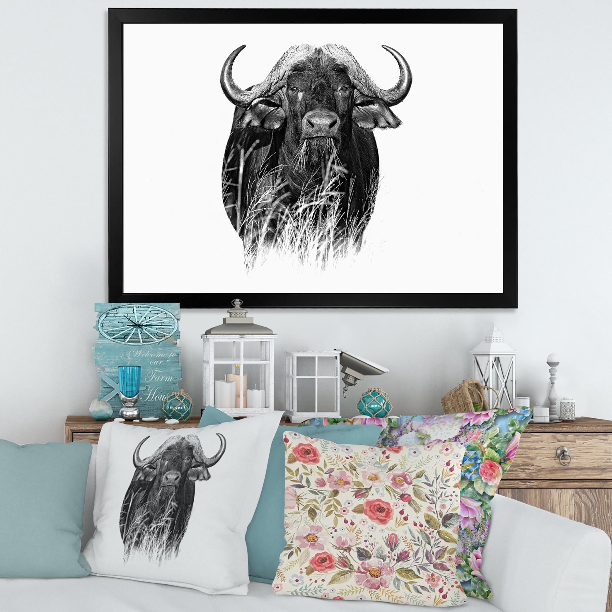 Designart 'Black and White Portrait Of Buffalo IV' Farmhouse Framed Art Print