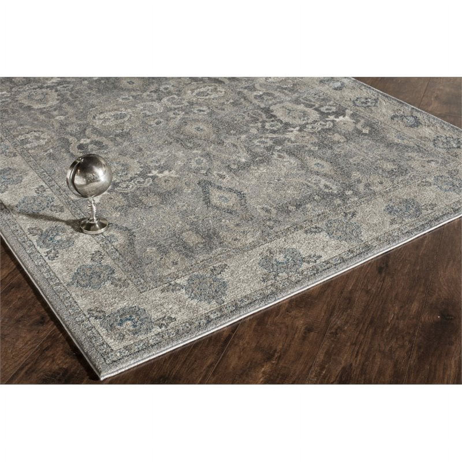 Rugs America Estelle 5'3" x 7'6" Rug in Gray Ivory