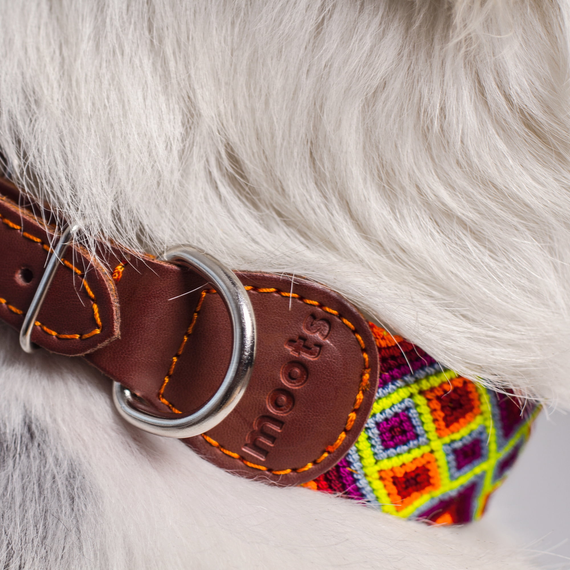 Moots Root Hand-Knitted Leather Pet Collar Red Medium