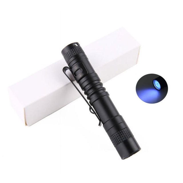 Mini linterna pequeña en forma de bolígrafo con carcasa de aleación y soporte para bolígrafo, linterna pequeña compacta y conveniente, batería AA, luz blanca, luz violeta