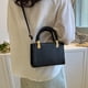 thumbnail image 5 of Bolso de mano de piel sintética con textura, pequeño bolso cuadrado, cadena sencilla, para mujer, con un solo hombro, color negro, 5 of 5