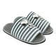 thumbnail image 2 of Pantufla Snoopy Peanuts Color Gris Para Dama, 2 of 4