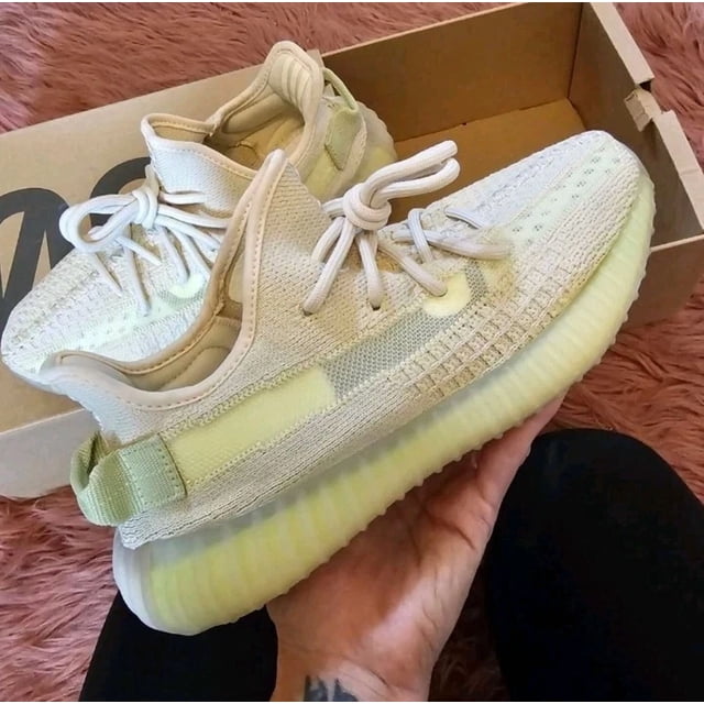 Authentic Ad-id-as Yeezy Boost 350 V2 in Flax with Box Men's size 6.5