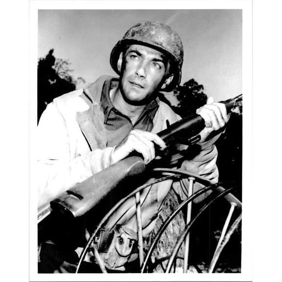 Combat TV series Rick Jason as Lt Hanley with rifle 8x10 inch photo