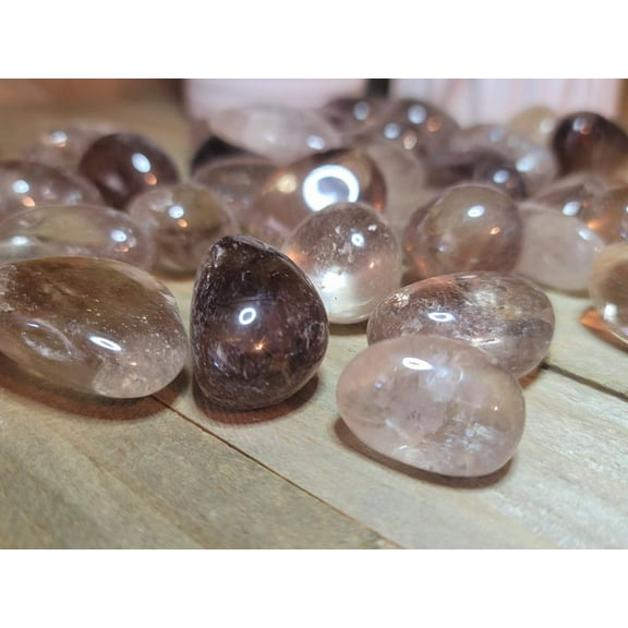 ONE SMOKY QUARTZ TUMBLED STONE