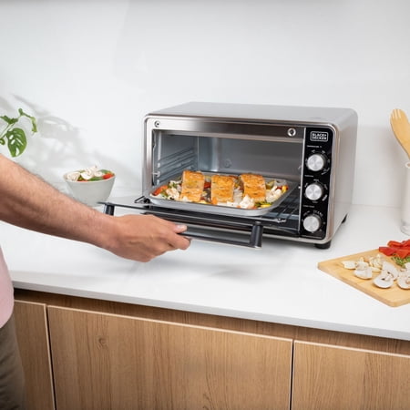 BLACK+DECKER BLACK + DECKER CRISP ‘N BAKE PRO 6-SLICE AIR FRYER TOASTER OVEN WITH BASKET, PAN, RACK & TRAY, STAINLESS STEEL