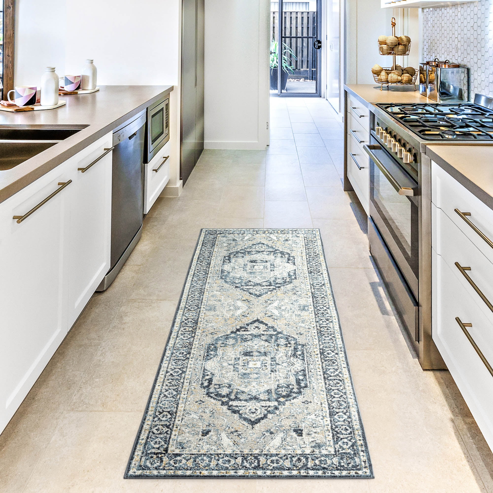Everwash™ Treasure Rubia Traditional Medallion Machine Washable Runner Area Rug, Ivory/Navy Blue, 2'2"x7'2"