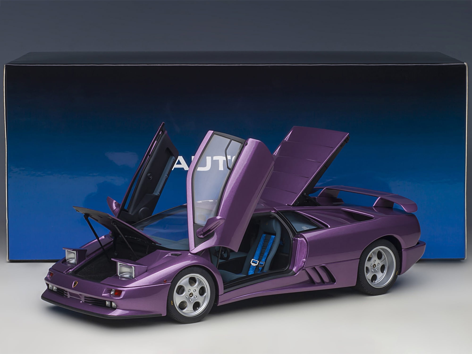 車　ＡＵＴＯ・Ａｒｔ　1/18　Ｌａｍｂｏｒｇｈｉｎｉ　Ｄｉａｂｌｏ　ミニカー Lamborghini Diablo SE30 Viola Purple Metallic 1/18 Model Car