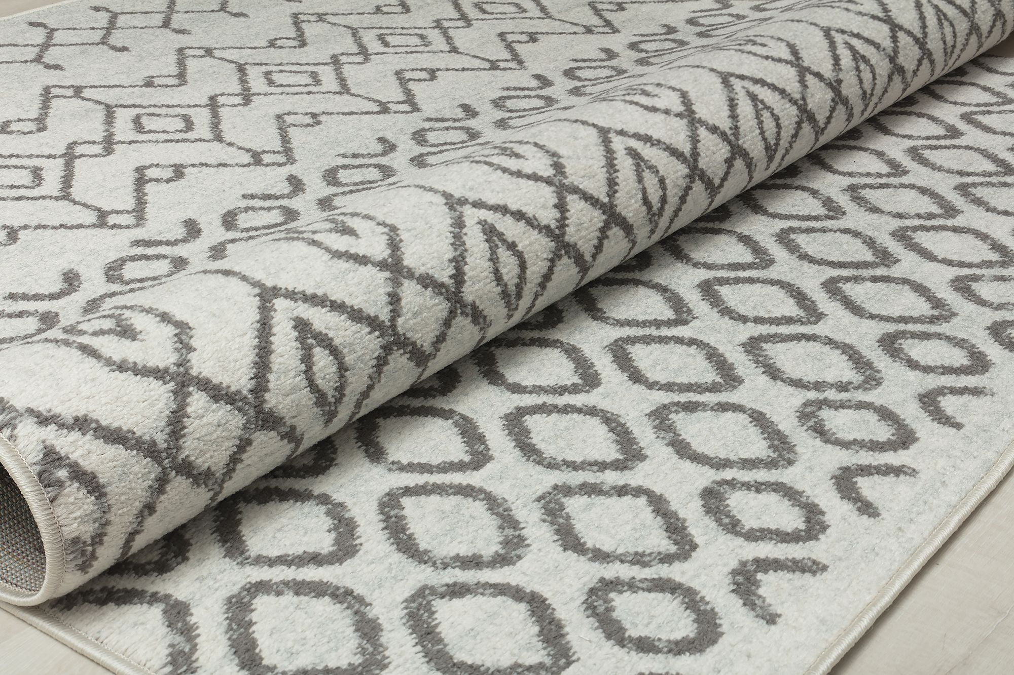 Mason Brooks Ryder KN40B Etheral Light Moroccan Tribal White Area Rug, 2'6" x 4'