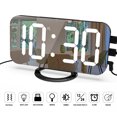 thumbnail image 3 of Reloj despertador Macarena, Espejo extrafuerte, USB, pantalla LED, Base negra, 3 of 7