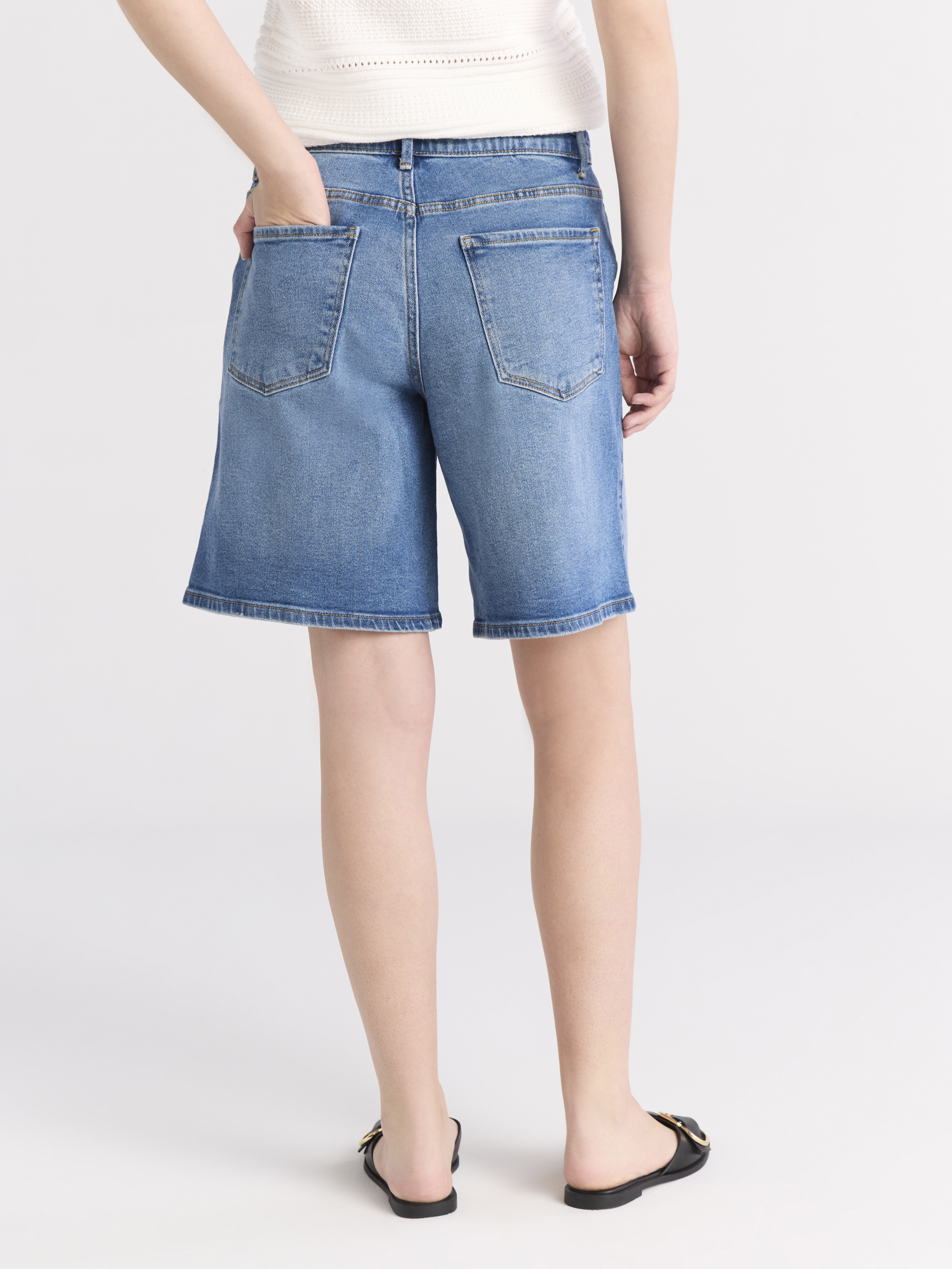 Free Assembly Women's and Women's Plus Bermuda Shorts with Belt, 9" Inseam, Sizes 0-28