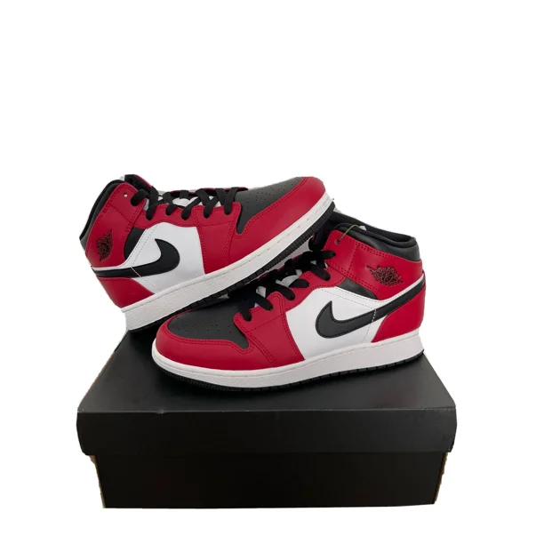 GS Size 5.5Y / 7w - Jo r-dan 1 Mid Chicago Black Toe 2020 554725-069 *BRAND NEW*