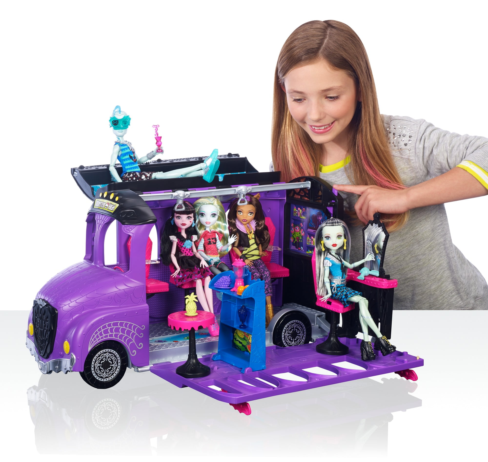 monster high salon bus