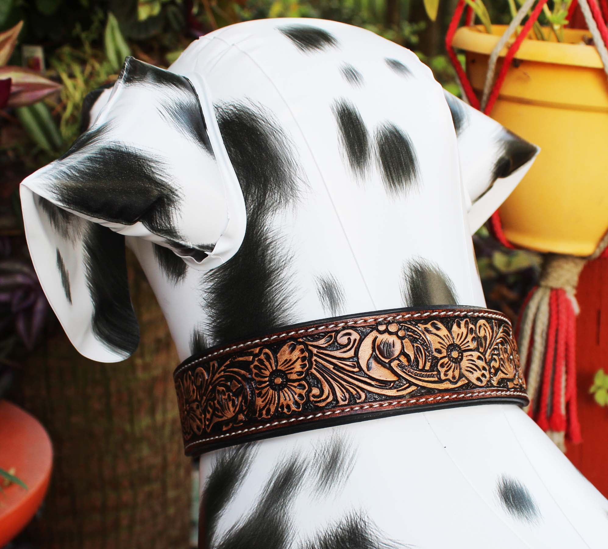 Medium 17''- 21'' Cow Leather USA Challenger Western Tooled Puppy Dog Collar 60FK12