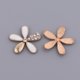 thumbnail image 4 of 10 botones de flores con diamantes de imitación y perlas segundo, 4 of 9