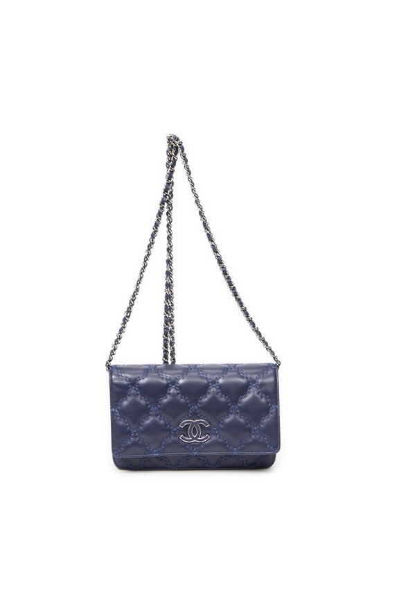Pre-Owned Chanel Navy Hampton Wallet on Chain Shoulder Bag