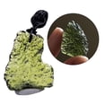 thumbnail image 3 of Collar de cristal verde de moldavita Zulema Colgante con cuerda 5-10 g, 3 of 8