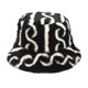 thumbnail image 1 of sweethay Sombrero de pescador para hombre y mujer, gorro de moda, tocado decorativo, tocado cálido para fotografía portátil, elegante decoración de Sombreros Negro sweethay AP013121-01, 1 of 6