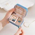 thumbnail image 1 of Caja organizadora de joyería plegable con espejo | Pendiente Collar Anillo Estuche de almacenamiento | Diseño de ABS portátil que ahorra espacio | Estilo elegante y lujoso | Compartimentos, 1 of 6