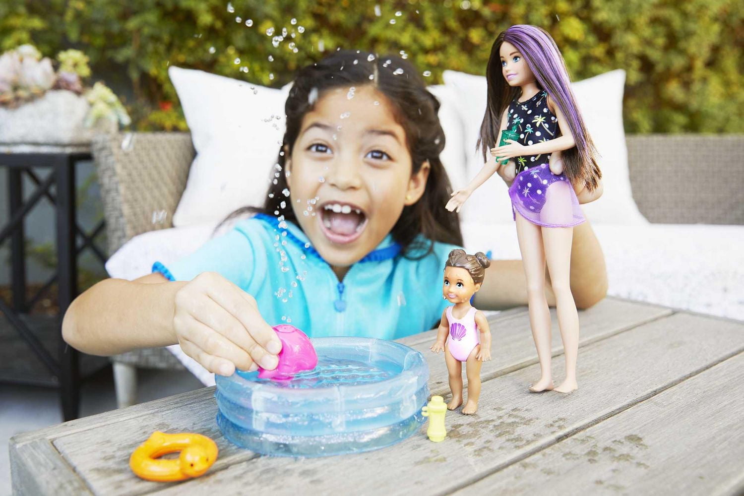 Coffret Barbie Baby-sitter avec une poupée Skipper baby-sitter