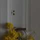 thumbnail image 2 of Cerradura de puerta de 90 grados, luminosa, de seguridad, con pestillo de seguridad para puerta corrediza., 2 of 7