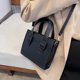 thumbnail image 3 of Bolso de hombro de piel sintética para mujer bandolera pequeña de Ehuebsd Color sólido a la moda tendencia 2022, 3 of 7