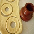 thumbnail image 4 of Molde para rosquillas, molde para prensar rosquillas, plantilla de plástico para pan de pastel hueco, impresión de galletas, 4 of 5