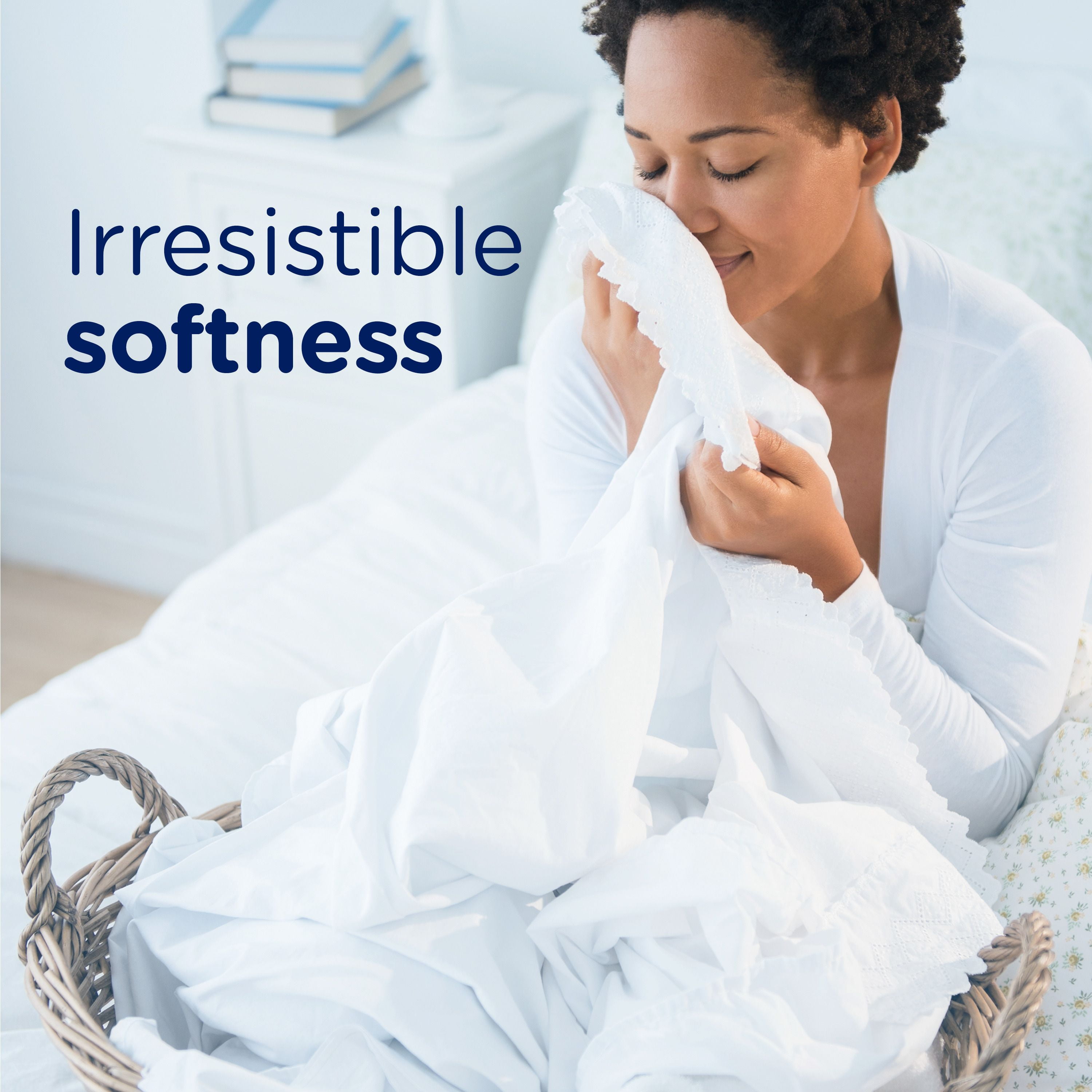 Downy Light Mega Dryer Sheets, Laundry Fabric Softener, Ocean Mist 120CT