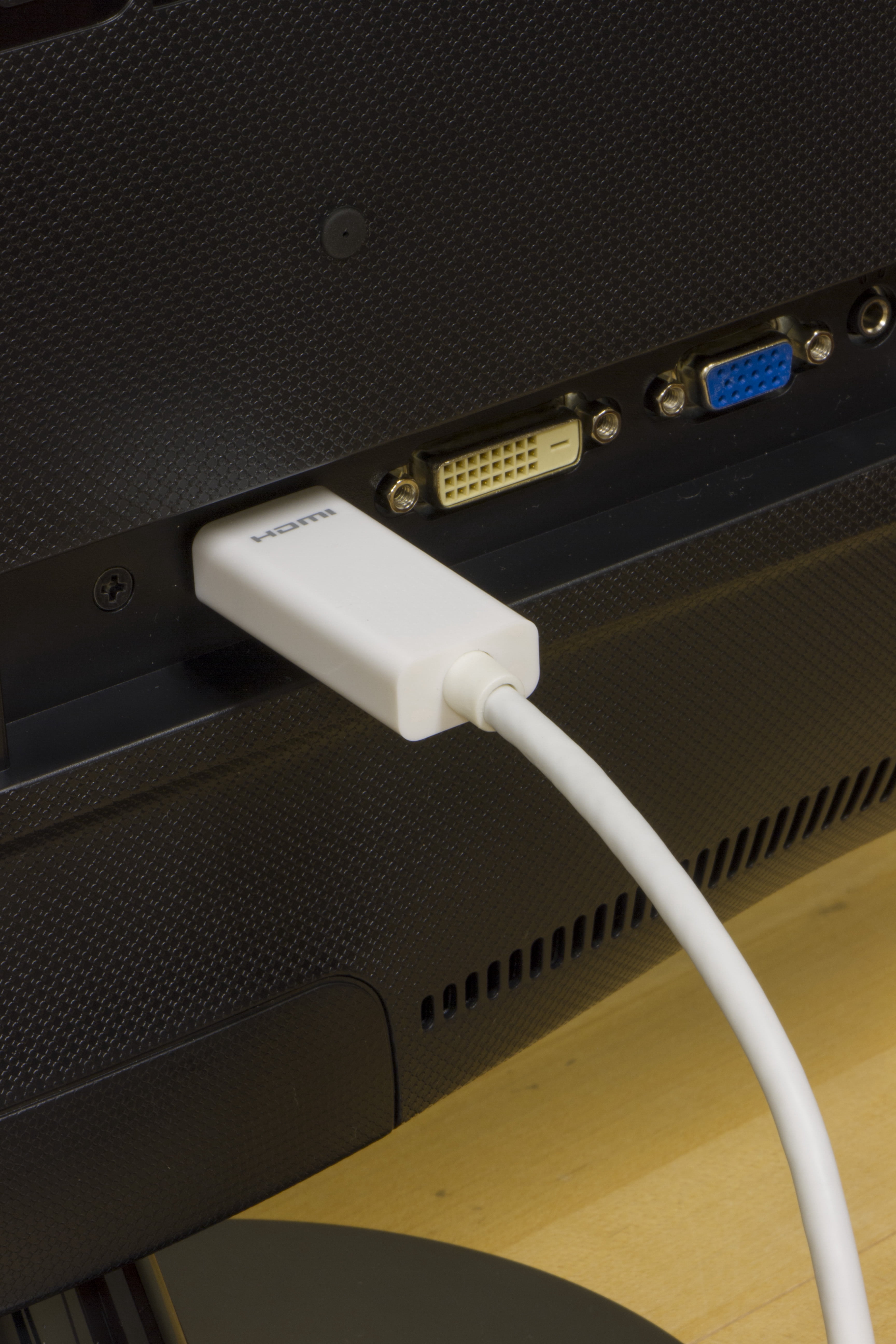General Electric 6 ft Mini DisplayPort to HDMI Cable, White, 33771