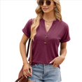 thumbnail image 1 of Camisetas de Mujer Modernas con Cuello en V y Botones, de Corta, Informales, Básicas, Holgadas Vino Tinto L, 1 of 10