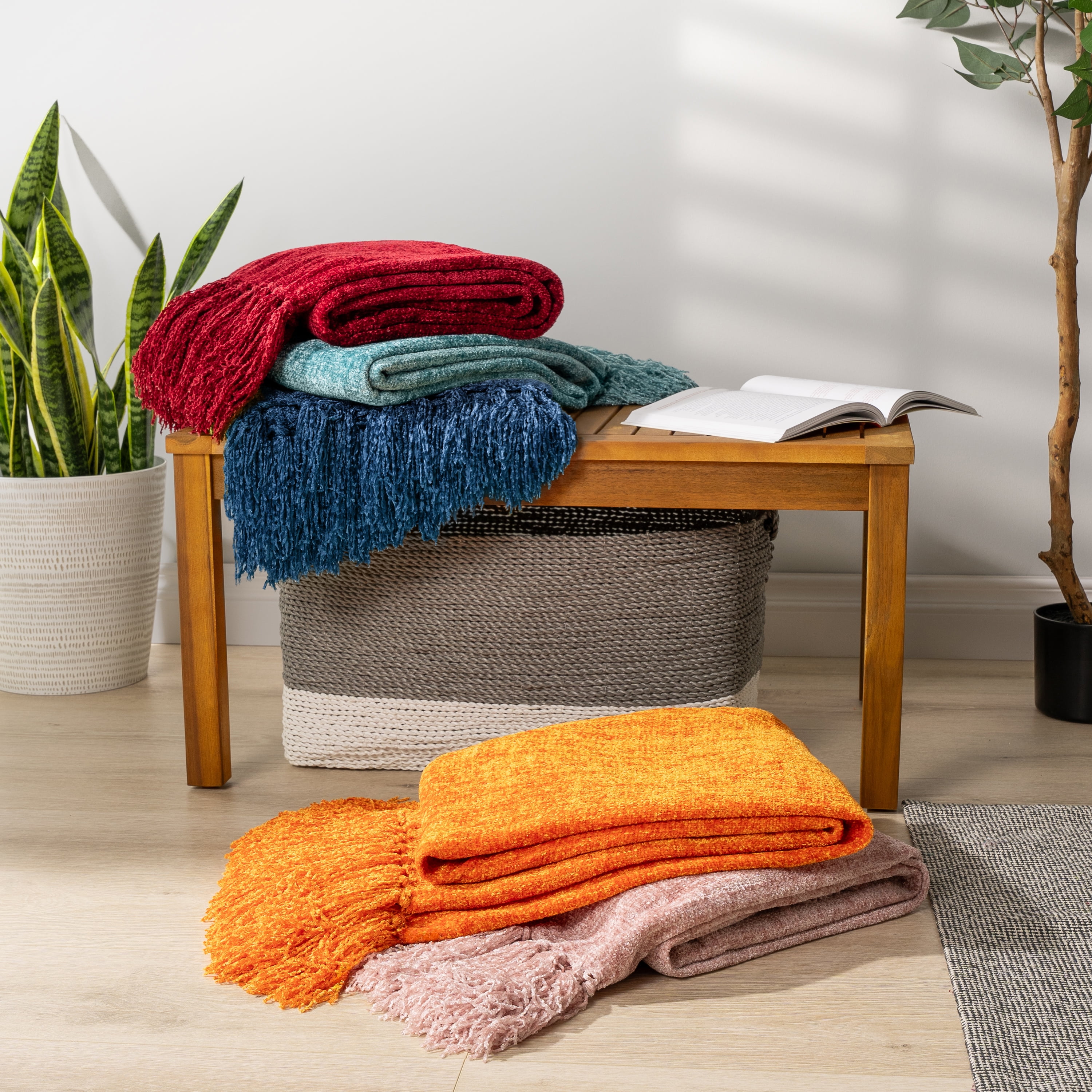 PAVILIA Emerald Green Chenille Throw Blanket for Couch, Soft Forest Green Knit Blanket with Tassel Fringe, Woven Chenille Knitted Decorative Blanket for Sofa Bed Living Room, Decor Gift, 50x60