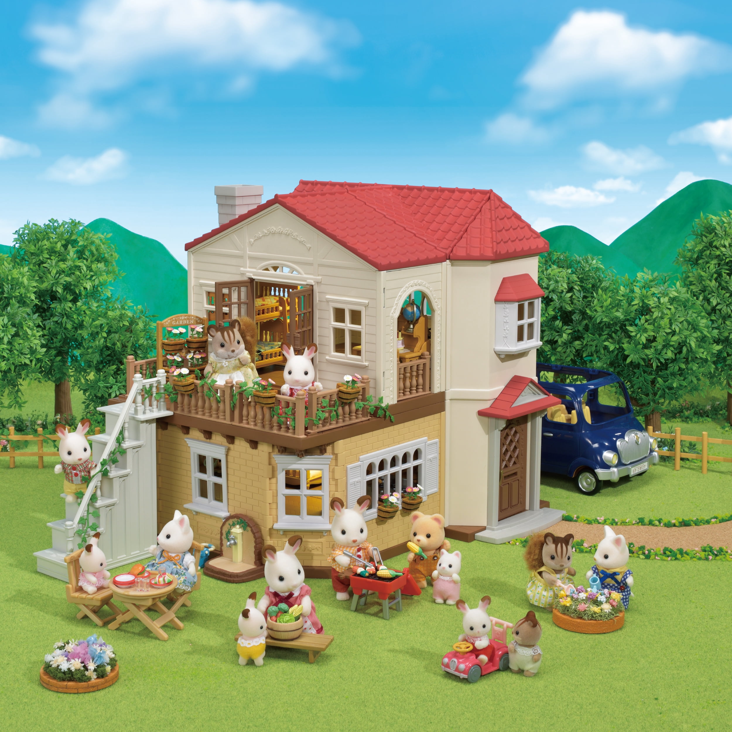 Calico Critters Red Roof Grand Mansion Gift Set, Dollhouse Playset with 3 Figures, Furniture, Vehicle and Accessories