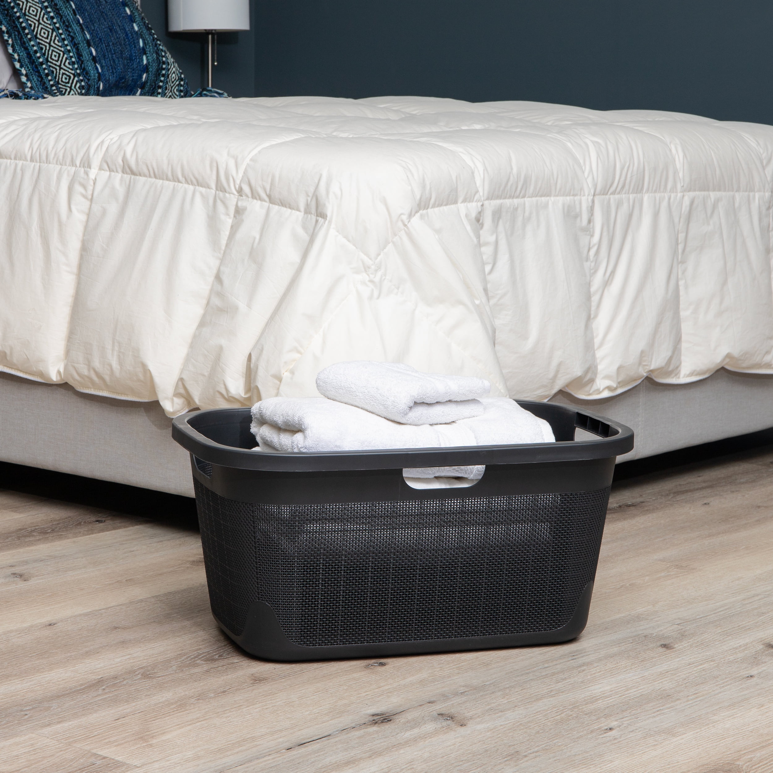 Mind Reader 40L Laundry Basket, Clothes Hamper, Linen Design, 23.25”L x 15.25”W x 11”H, Black