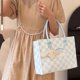 thumbnail image 3 of Bolso de mano Kulomi de gran capacidad Sanrio, nuevo bolso de almuerzo lindo Merlot para mujer, bolso de fieltro con forma de perro Yugui, 3 of 4