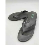 Pre-Owned Oka B Silver Size Medium Flip Flop Sandals