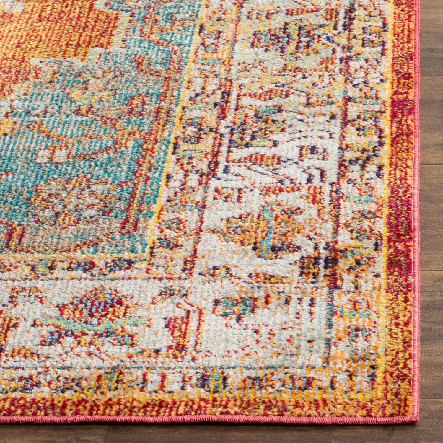 Safavieh Crystal Miranda Traditional Area Rug
