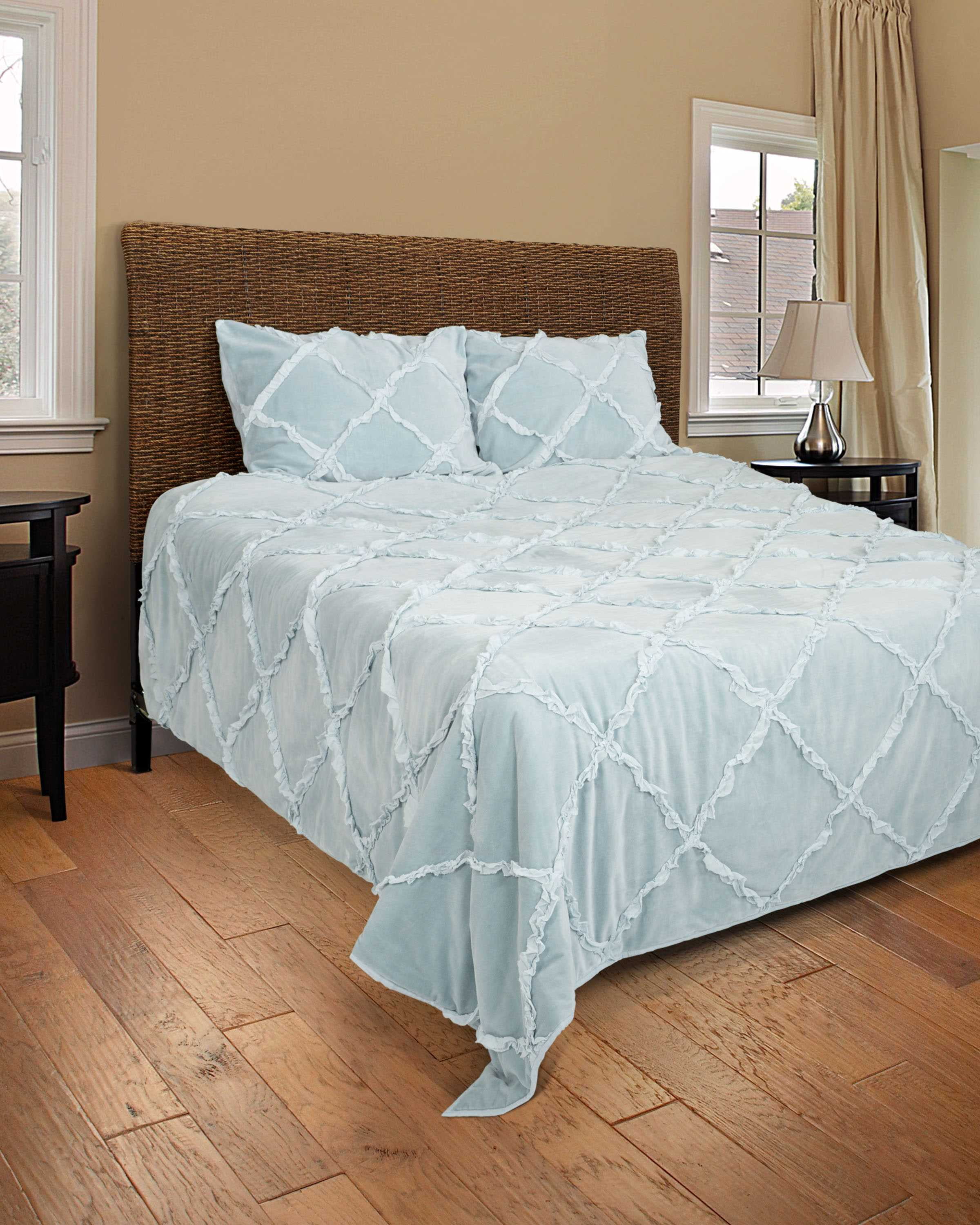 Rizzy home BT1414 BLUE 90"x92" Cotton Velvet Quilt