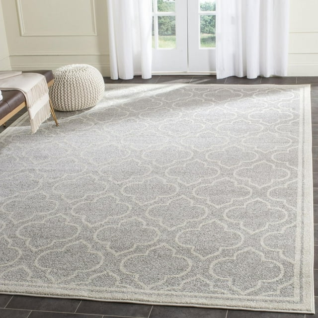 Safavieh Amherst Wilson Geometric Area Rug