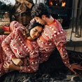 thumbnail image 4 of Conjunto de pijamas de Navidad para mamá y yo, ropa de dormir suave y bonita para la familia, traje de 2 piezas para adultos y niños, trajes de aspecto navideño, 2023, 4 of 5