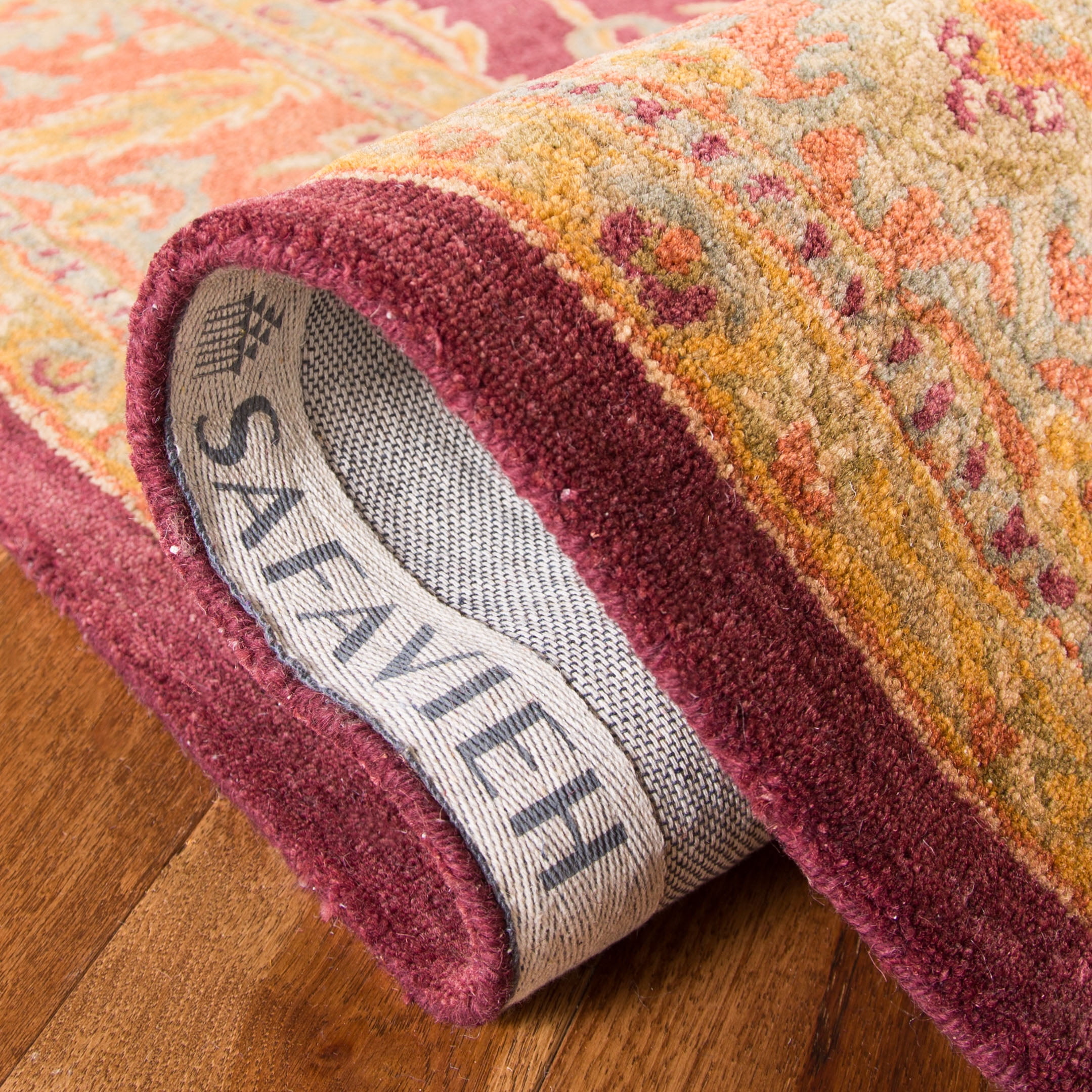 SAFAVIEH Bergama BRG190C Handmade Red / Rust Rug