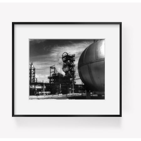

Photo: Refining equipment Imperial Oil Refinery Sarnia Ontario 1945
