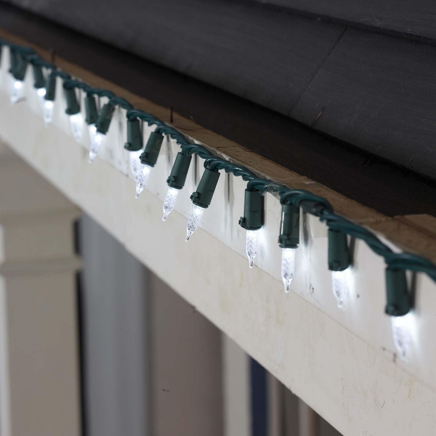 Holiday Time 100-Count Cool White LED M5 Christmas Lights, with Green Wire, 21', 3.25"(8.2 cm) bulb spacing