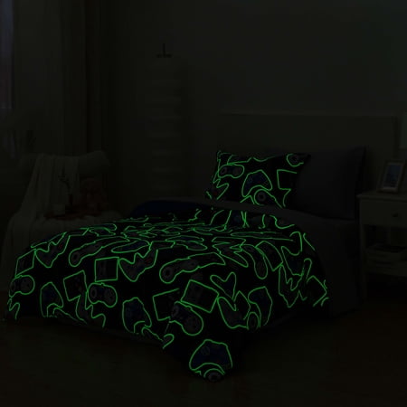 YOUR ZONE GLOW IN THE DARK 5-PIECE GAMER BEDDING SET FOR KIDS WITH FABRIC STORAGE BAG, TWIN