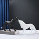 thumbnail image 3 of Inteprter Estatua moderna abstracto, adorno en miniatura, diseño especial, escultura de Animal, sala de estar, escritorio, oficina, Decoración del hogar Blanco perro lobo mira el cielo, 3 of 6
