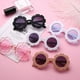 thumbnail image 4 of ColoMX 2pcs Resina Anti-UV Gafas de sol para niños Gafas de sol con diseño de girasol Gafas de moda Accesorios de vestir para niños (Marco blanco con vidrio púrpura), 4 of 7