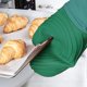 thumbnail image 3 of Manoplas de horno de silicona profesionales extra largas, guantes de cocina resistentes al calor 500 °F, juego de guantes de horno con forro de algodón acolchado suave Adepaton LRWJ680-2, 3 of 6