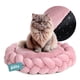 thumbnail image 1 of Cama Redonda Antiestrés con Cojín Trenzado para Perro Chico y Gato Esquimal (Rosa, 55x15 cm), 1 of 6