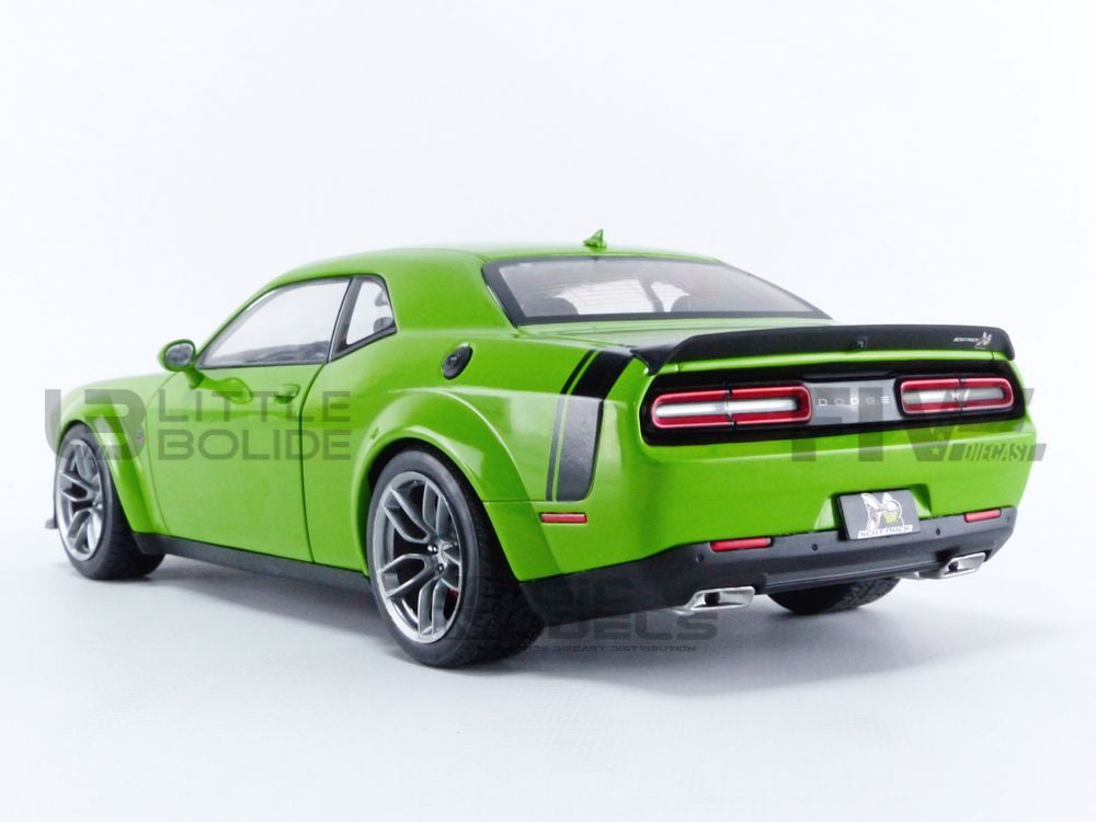 1:18 2020 Dodge Challenger R/T Scat Pack Widebody Solido Green 
